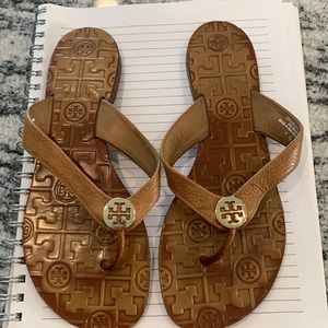 Tory Burch tan leather flip flop size 7